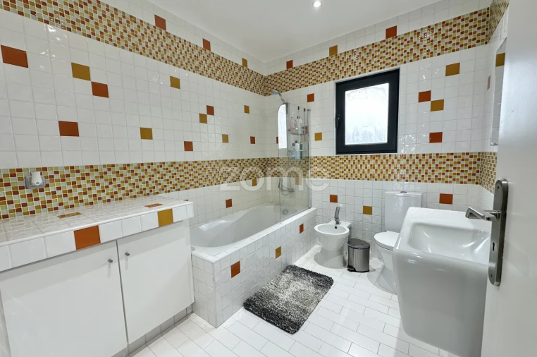 Moradia T6 para Venda em Pico da Pedra Foto 37