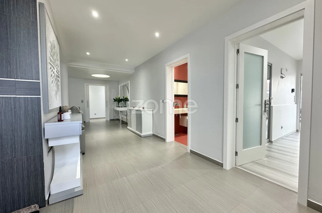 Moradia T6 para Venda em Pico da Pedra Foto 6