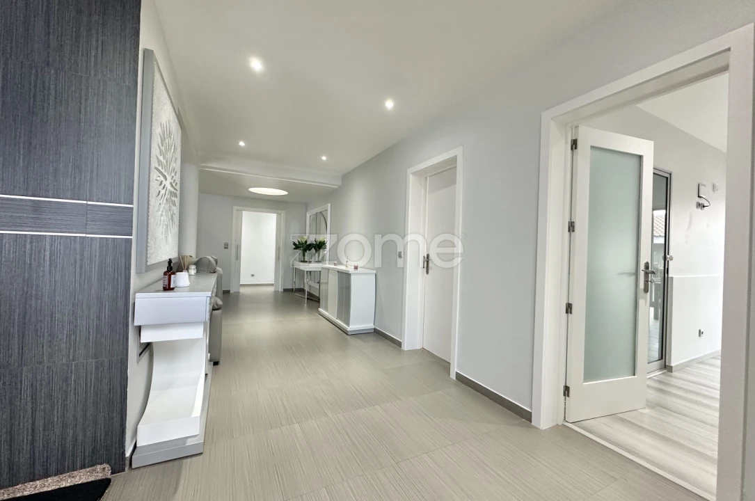 Moradia T6 para Venda em Pico da Pedra Foto 20