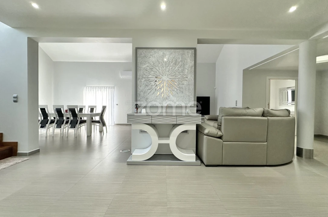 Moradia T6 para Venda em Pico da Pedra Foto 8