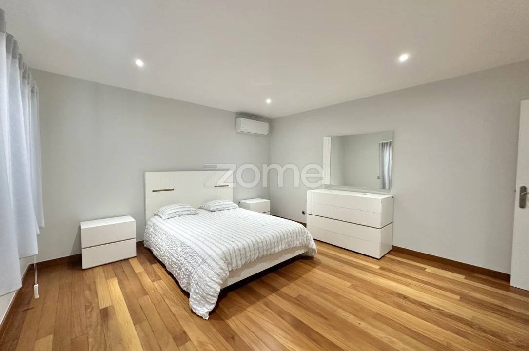 Moradia T6 para Venda em Pico da Pedra Foto 34