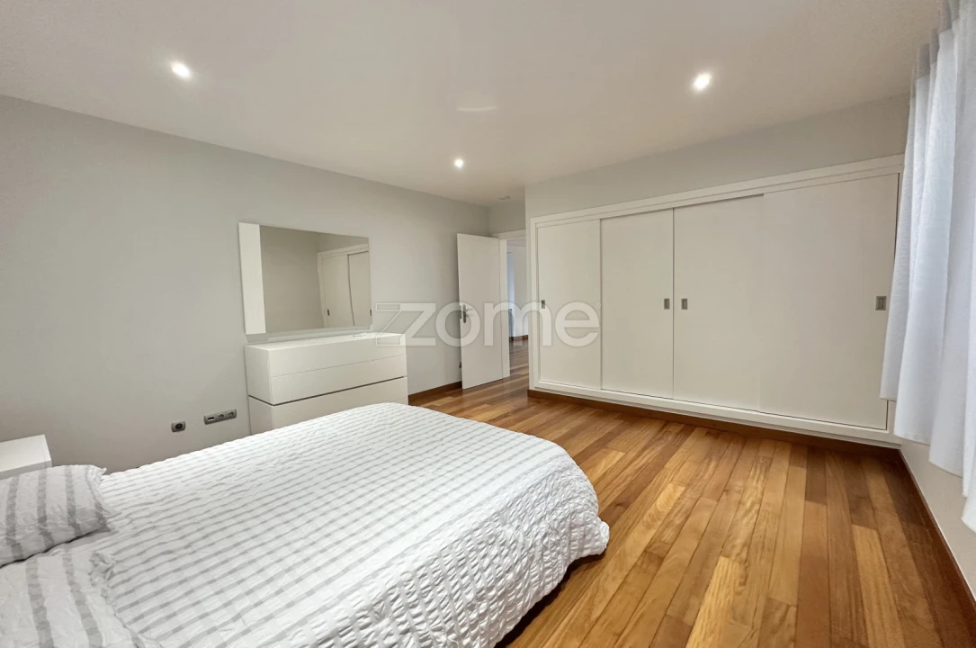 Moradia T6 para Venda em Pico da Pedra Foto 35