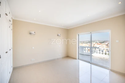 Moradia T4 para Venda em Lagos (São Sebastião e Santa Maria)