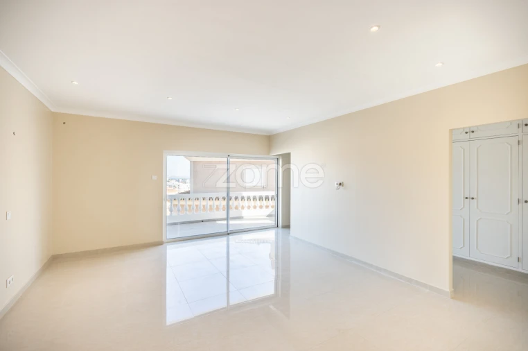 Moradia T4 para Venda em Lagos (São Sebastião e Santa Maria)
