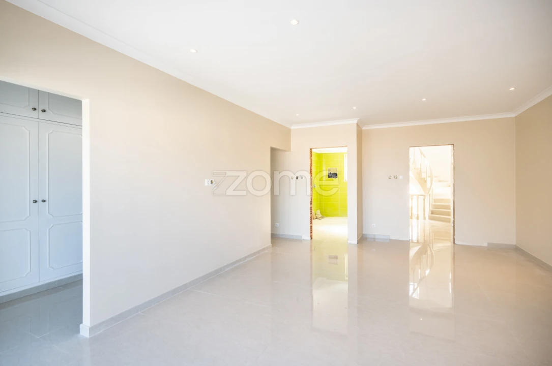 Moradia T4 para Venda em Lagos (São Sebastião e Santa Maria) Foto 35