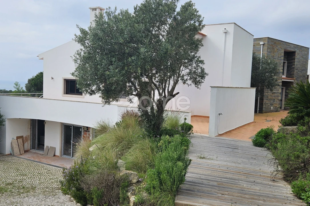 Moradia T7 para Venda em Alcabideche Foto 2