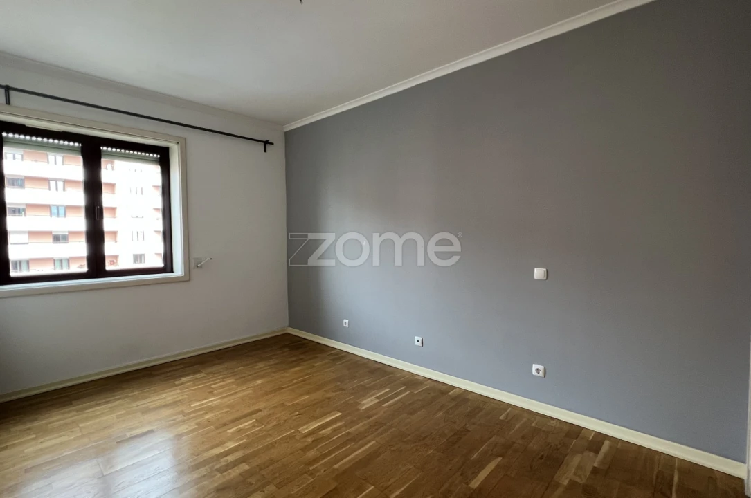 Apartamento T2 para Arrendamento em São Domingos de Benfica Foto 10