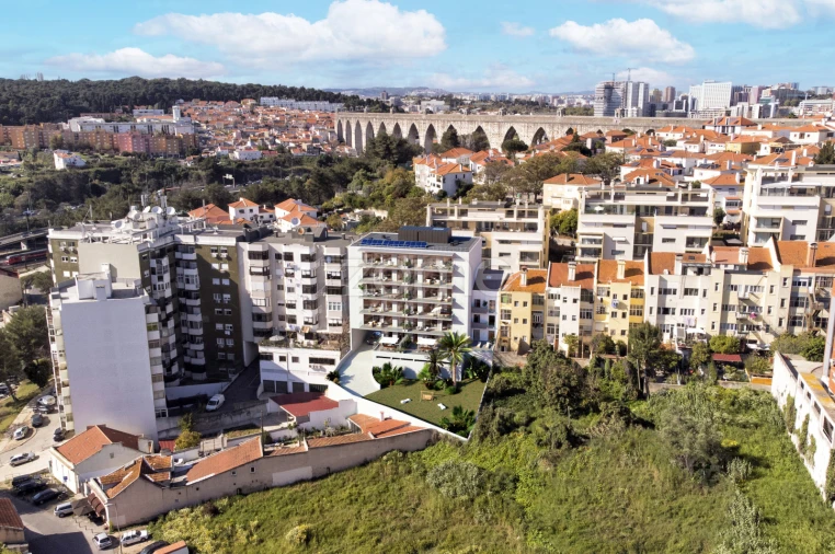 Apartamento T3 para Venda em Campolide Foto 12