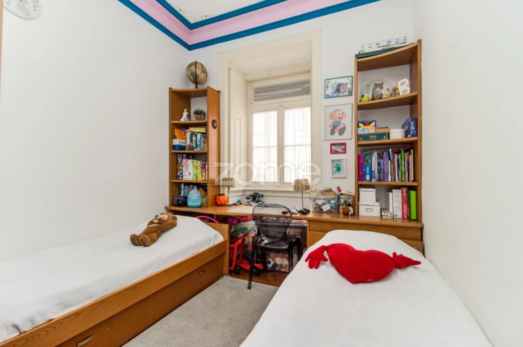 Apartamento T4 para Venda em Santo António Foto 11