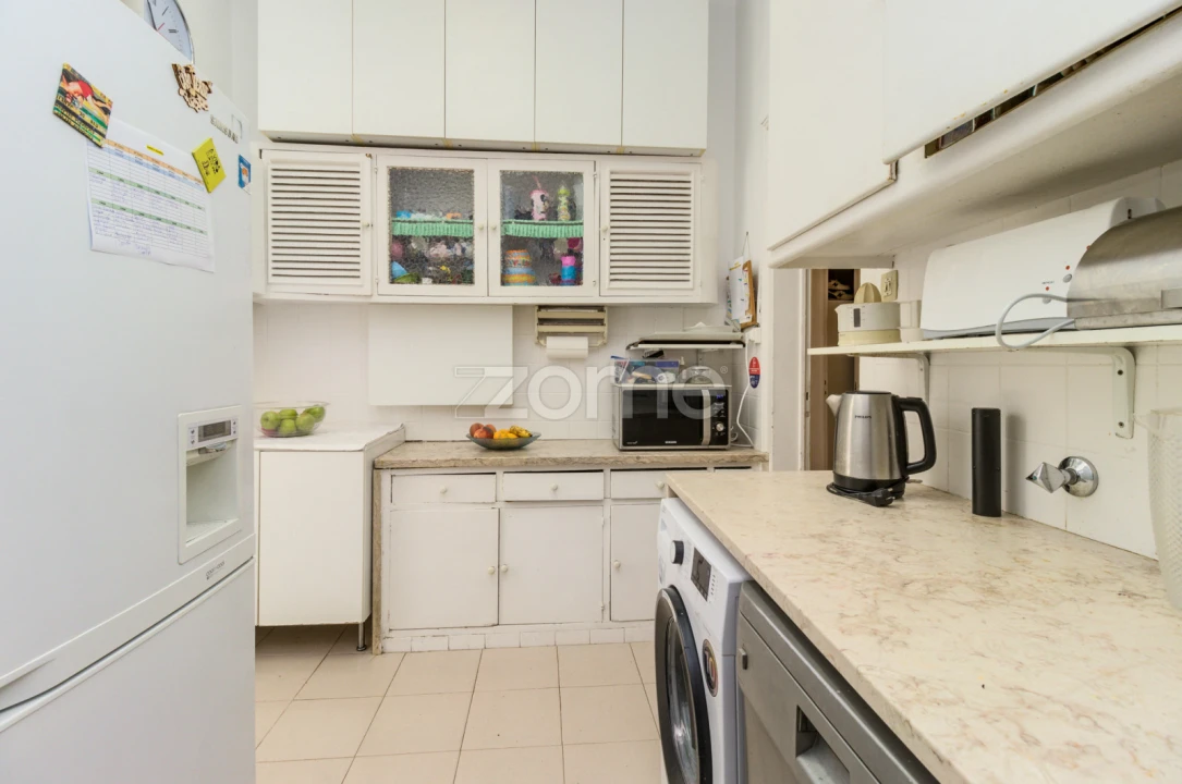 Apartamento T4 para Venda em Santo António Foto 21