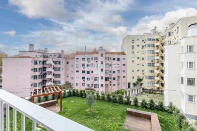 Apartamento T2 para Venda em Areeiro