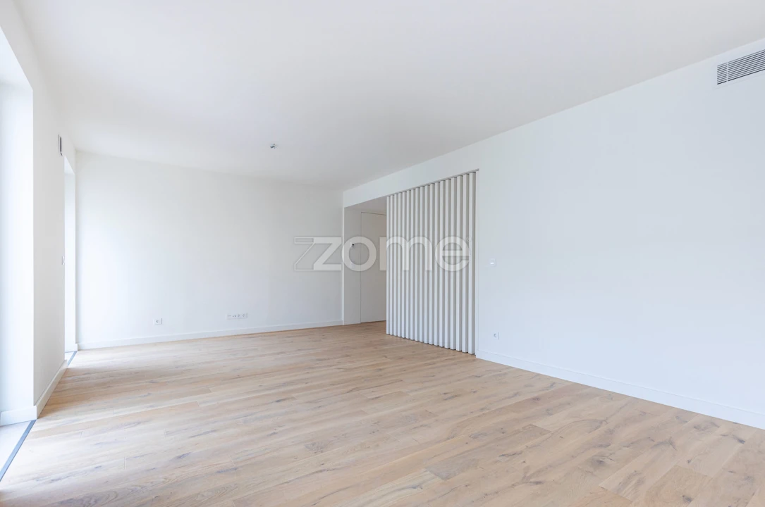 Apartamento T2 para Venda em Areeiro Foto 8