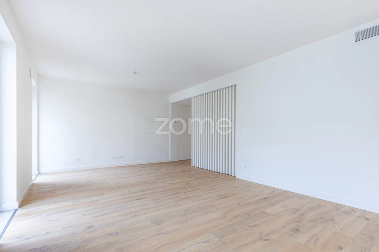 Apartamento T2 para Venda em Areeiro Foto 8