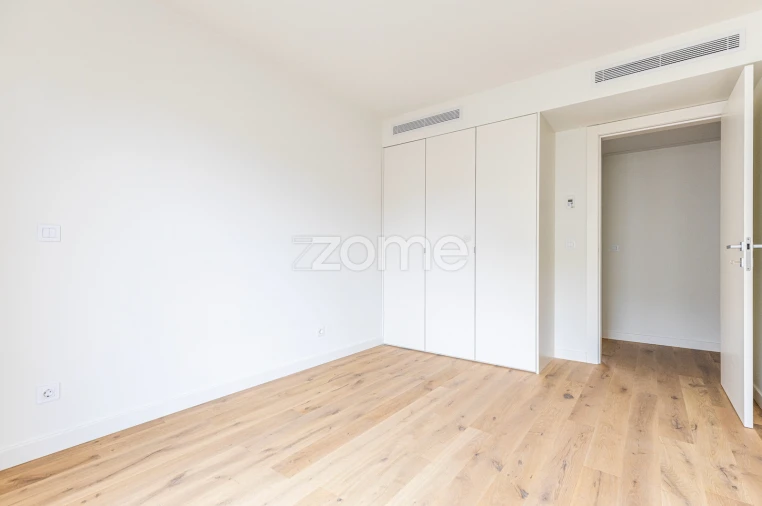 Apartamento T2 para Venda em Areeiro Foto 12