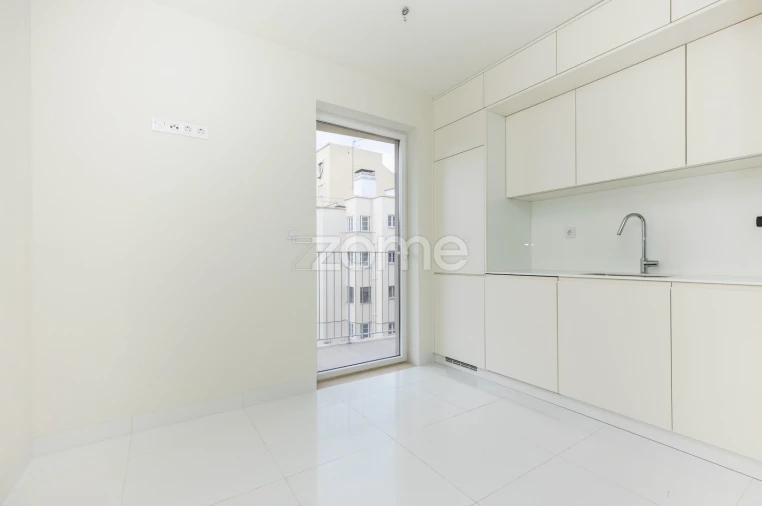 Apartamento T2 para Venda em Areeiro Foto 18