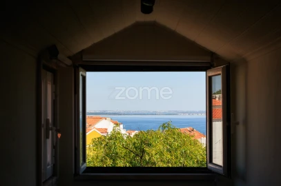 Apartamento T2 para Venda em Santa Maria Maior