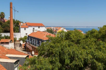 Apartamento T2 para Venda em Santa Maria Maior