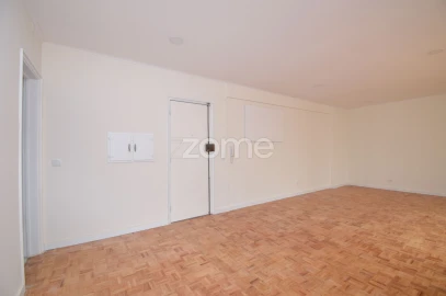 Apartamento T1 para Venda em Avenidas Novas