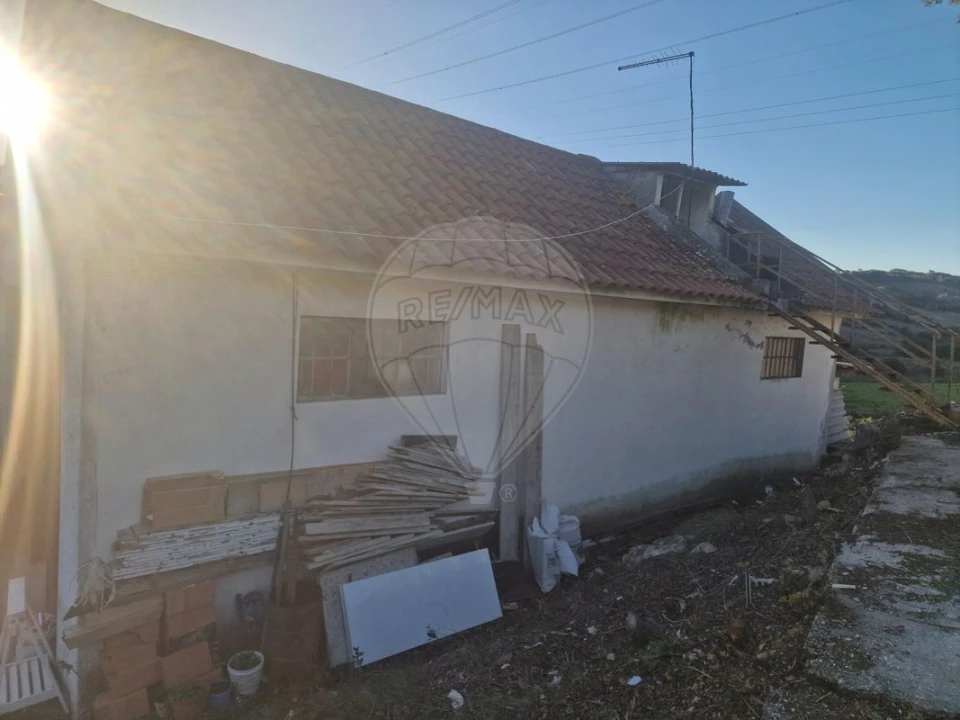 Armazém para Venda em Santiago dos Velhos Foto 7