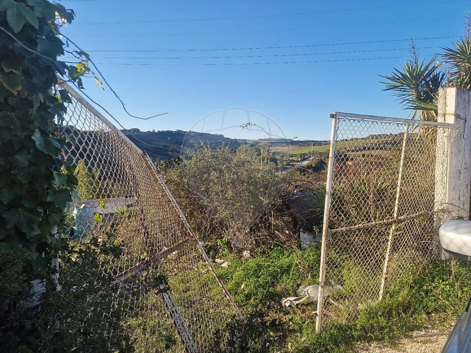 Armazém para Venda em Santiago dos Velhos Foto 2