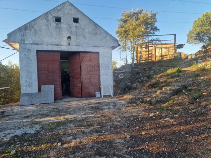 Armazém para Venda em Santiago dos Velhos Foto 12