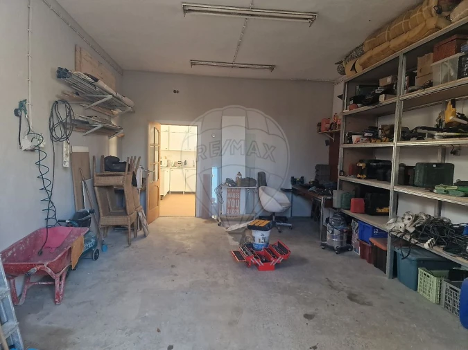 Armazém para Venda em Santiago dos Velhos Foto 17