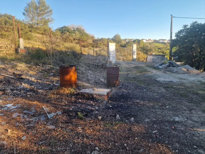 Armazém para Venda em Santiago dos Velhos Foto 10
