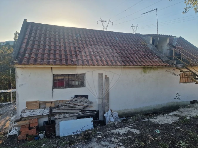 Armazém para Venda em Santiago dos Velhos Foto 9