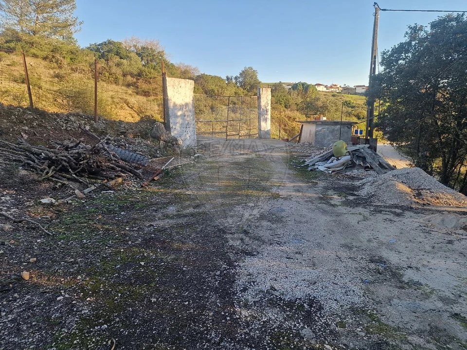 Armazém para Venda em Santiago dos Velhos Foto 14