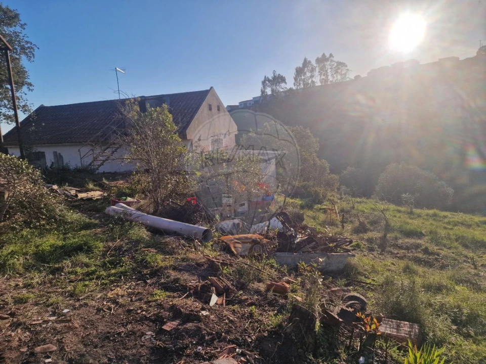 Armazém para Venda em Santiago dos Velhos Foto 3