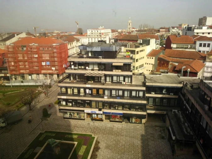 Escritório para Arrendamento em Braga (São José de São Lázaro e São João do Souto) Foto 11