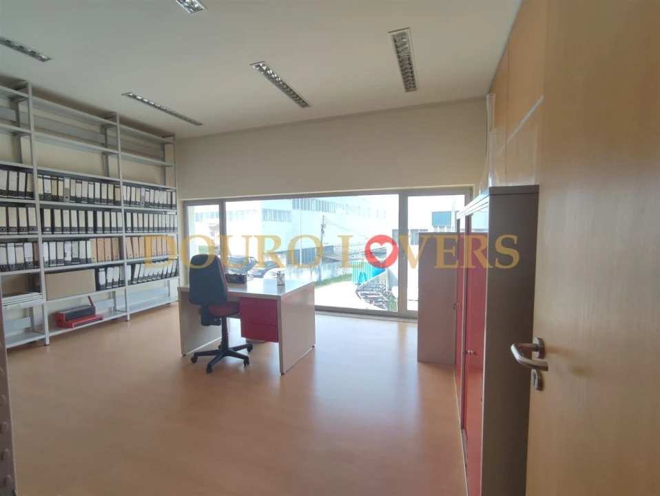 Armazém para Venda em Bougado (São Martinho e Santiago) Foto 10