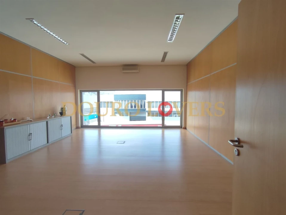 Armazém para Venda em Bougado (São Martinho e Santiago) Foto 14