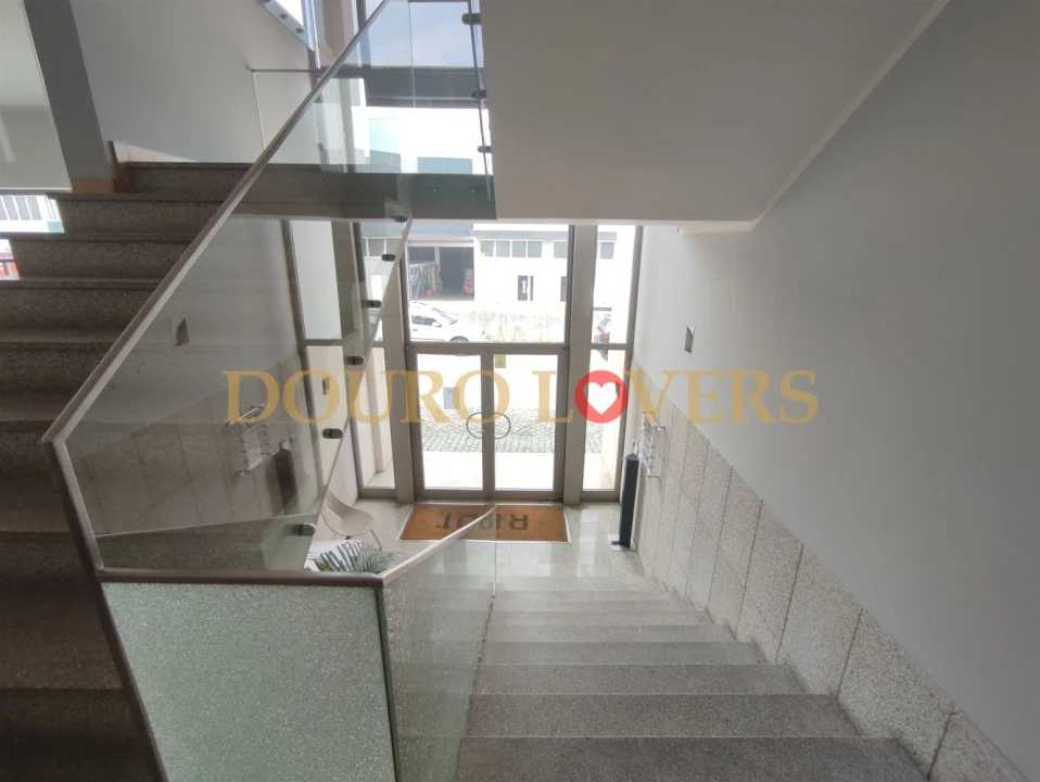 Armazém para Venda em Bougado (São Martinho e Santiago) Foto 19