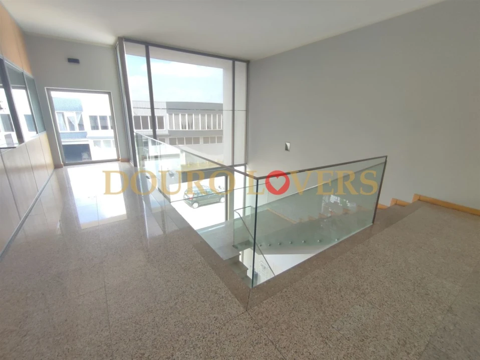 Armazém para Venda em Bougado (São Martinho e Santiago) Foto 7