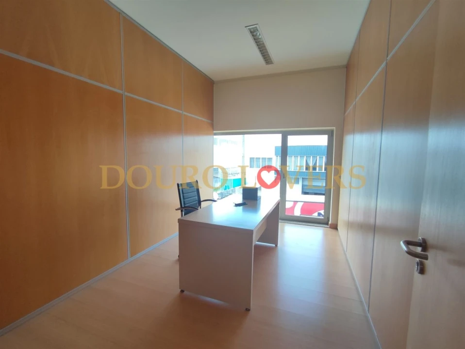 Armazém para Venda em Bougado (São Martinho e Santiago) Foto 8