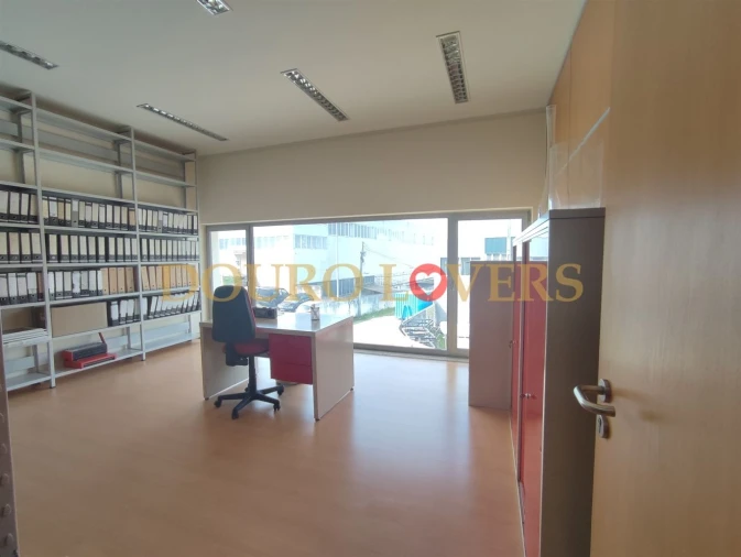 Armazém para Venda em Bougado (São Martinho e Santiago) Foto 10