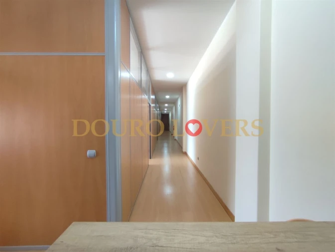 Armazém para Venda em Bougado (São Martinho e Santiago) Foto 13