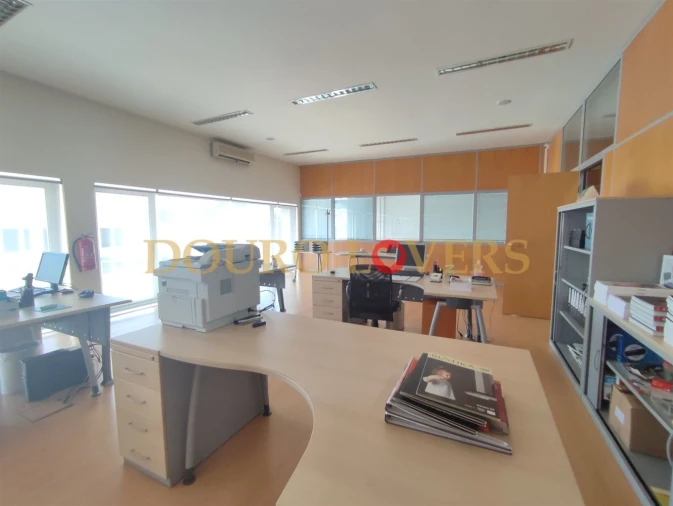 Armazém para Venda em Bougado (São Martinho e Santiago) Foto 18