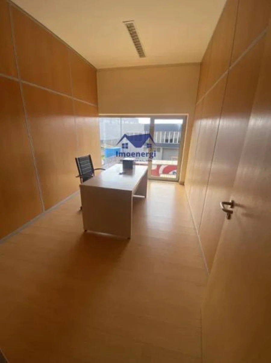 Armazém para Venda em Bougado (São Martinho e Santiago) Foto 10