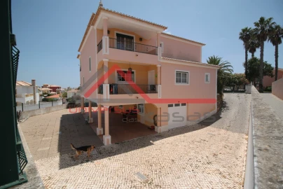 Moradia T5 para Venda em Lagos (São Sebastião e Santa Maria)