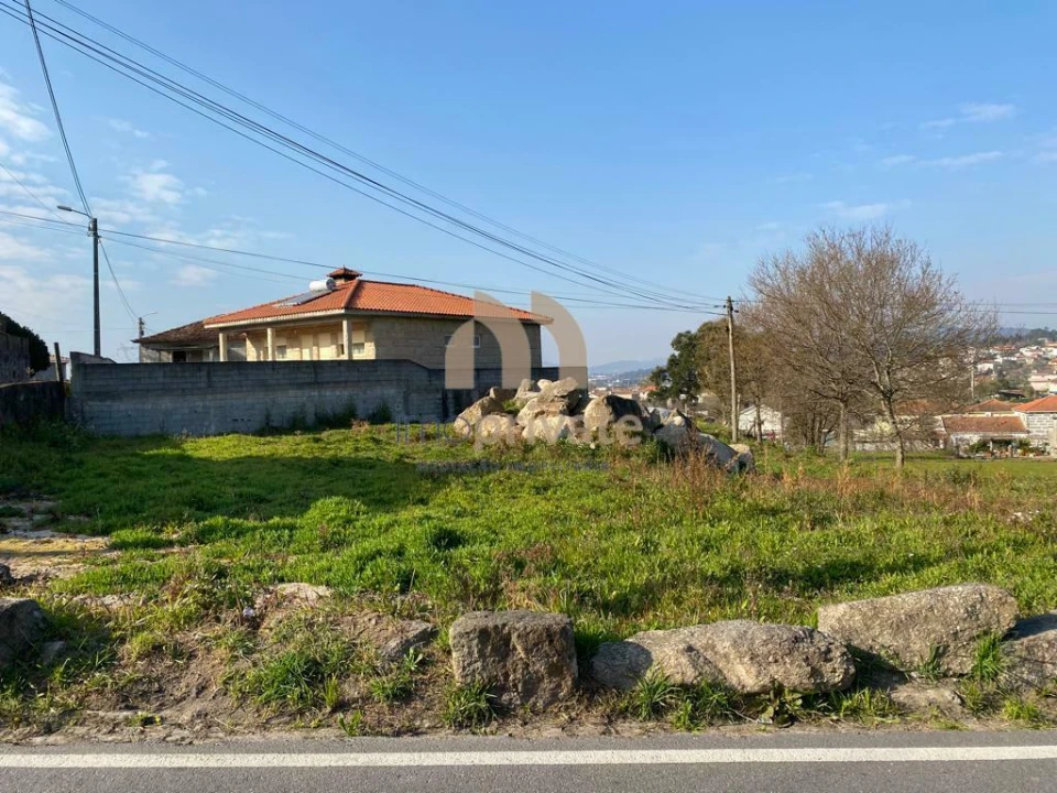 Terreno para Venda em São Tomé de Negrelos Foto 3