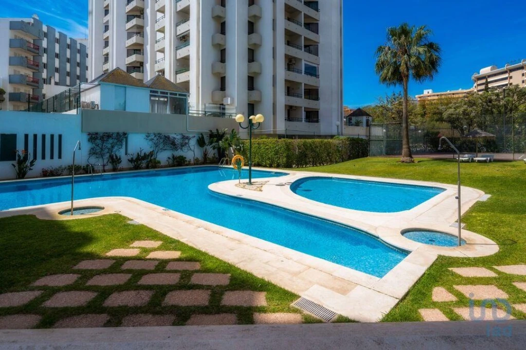 Apartamento T2 para Arrendamento em Quarteira Foto 14