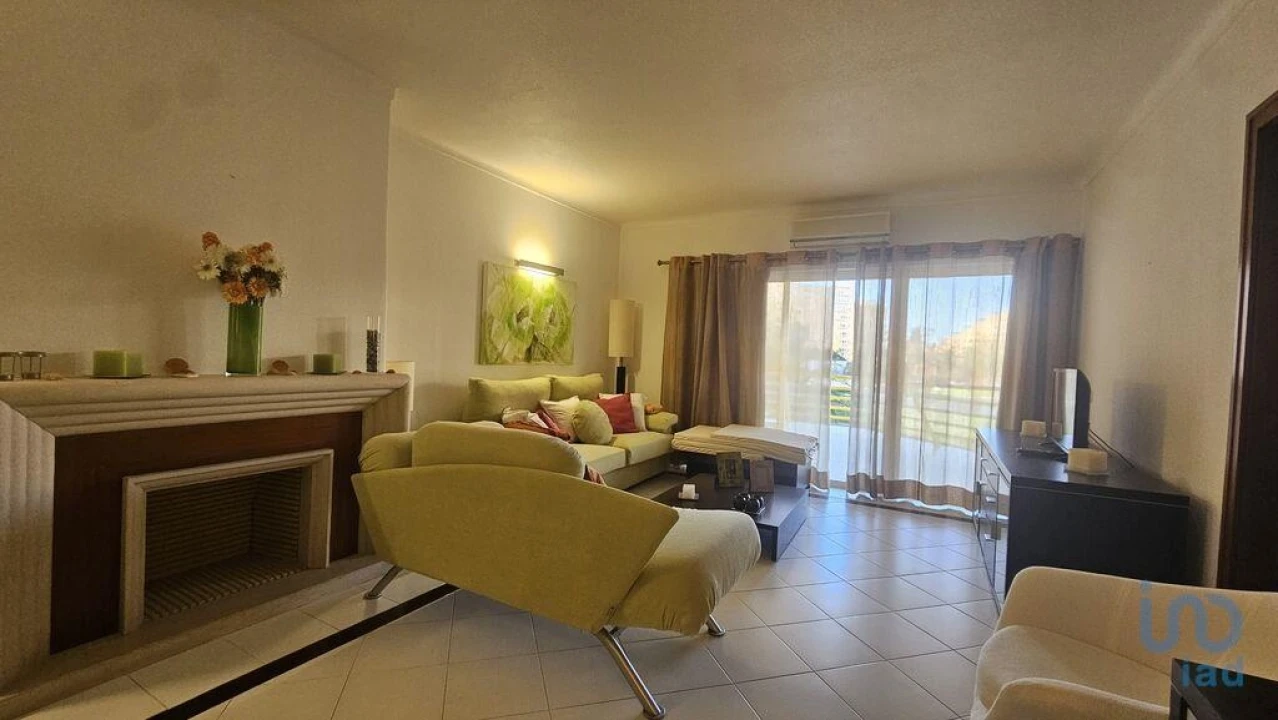 Apartamento T2 para Arrendamento em Quarteira Foto 9