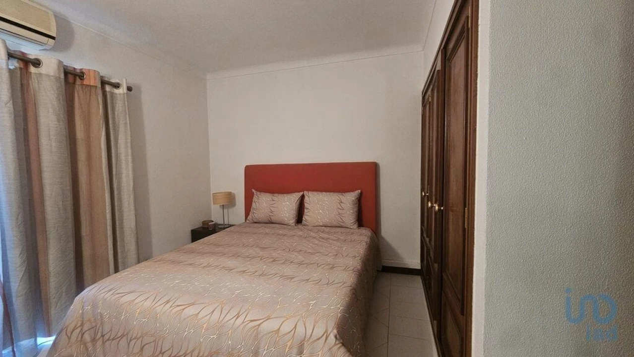 Apartamento T2 para Arrendamento em Quarteira Foto 8