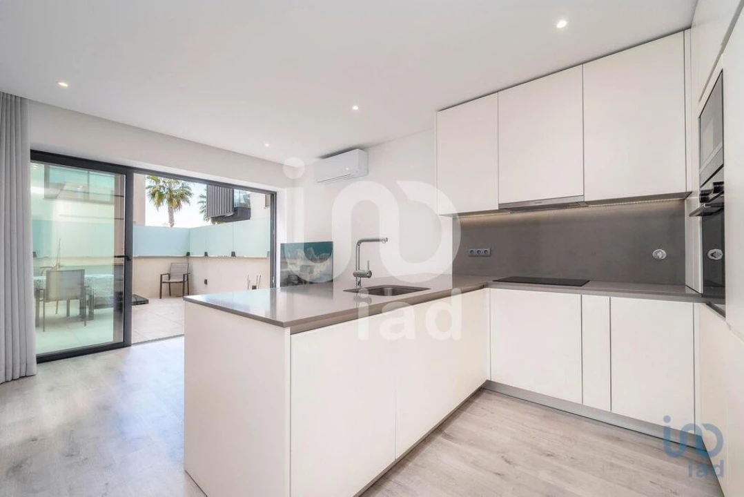 Apartamento T2 para Venda em Quarteira Foto 4