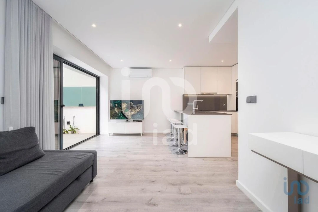 Apartamento T2 para Venda em Quarteira Foto 2