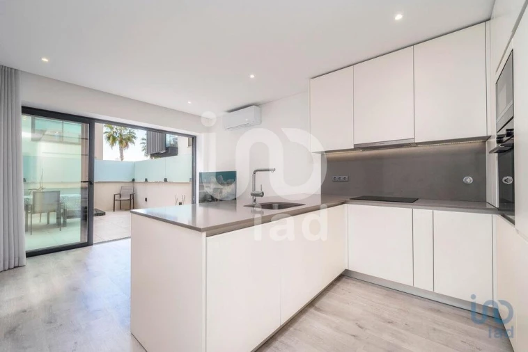 Apartamento T2 para Venda em Quarteira Foto 4