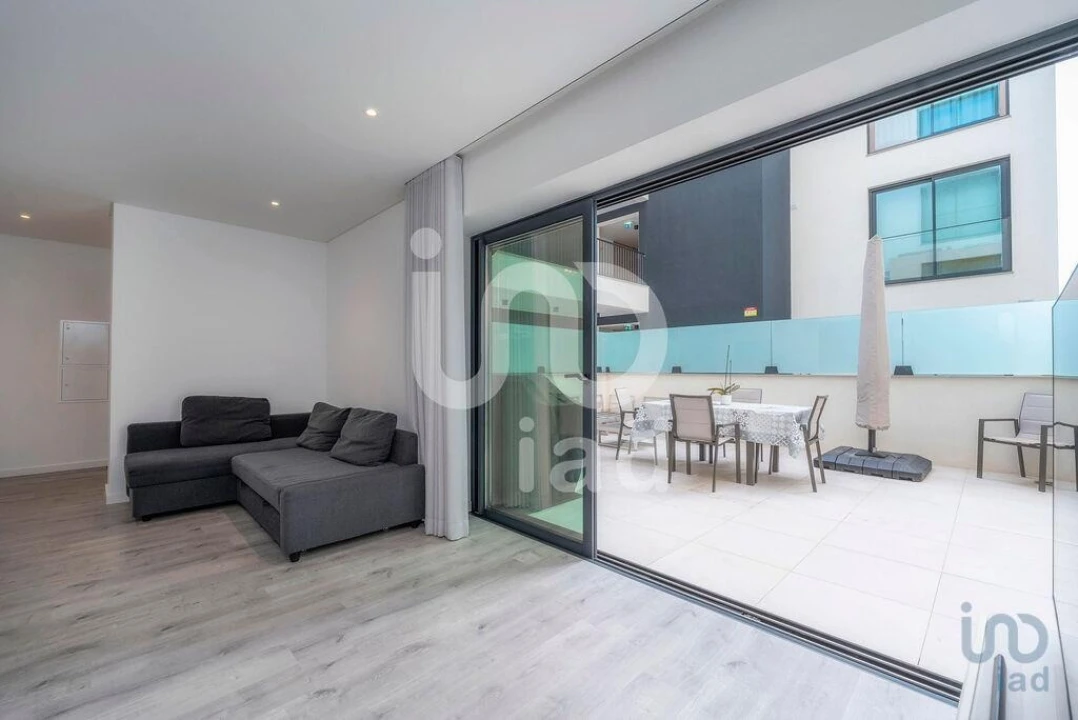 Apartamento T2 para Venda em Quarteira Foto 8