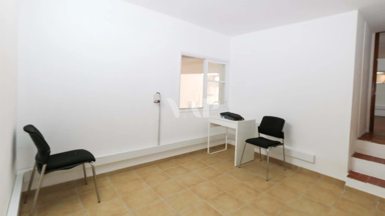 Negócio para Venda em Quarteira Foto 10